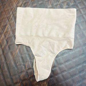 SKIMS Shaping Thong New Without Tags Nude Size Large